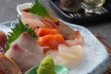 Japon gıdalar sashimi (çiğ dilimlenmiş balık, kabuklu deniz ürünleri veya kabuklular