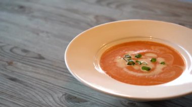 masada baharatlar ile kabak çorbası