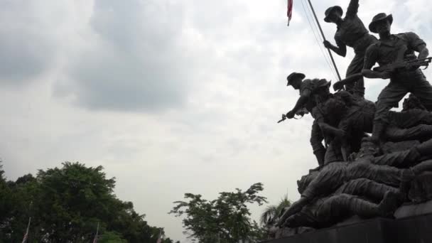 Куала Лумпур Малайзия Июля 2018 Года Национальный Памятник Малайзии Известный — стоковое видео