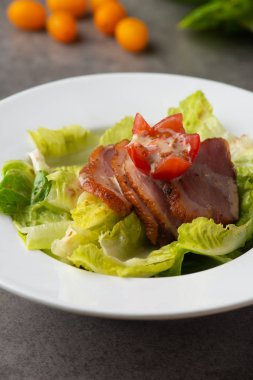 ördek salatası masasında, seçici odak füme