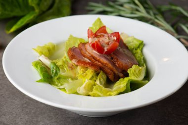 ördek salatası masasında, seçici odak füme