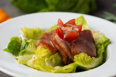 ördek salatası masasında, seçici odak füme