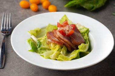 ördek salatası masasında, seçici odak füme