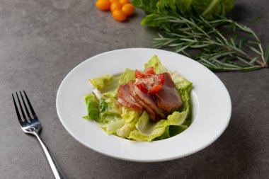 ördek salatası masasında, seçici odak füme