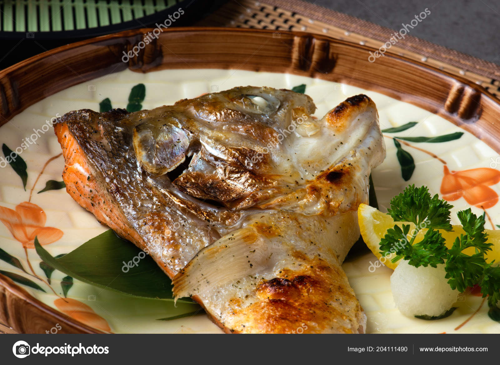 Grilled Salmon Head Kabutoyaki Stock Photo by ©yuliang11 204111490