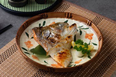 ızgara somon baş kabutoyaki