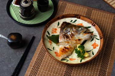 ızgara somon baş kabutoyaki