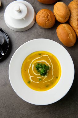 herb kavrulmuş kabak çorbası