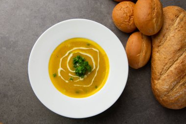 herb kavrulmuş kabak çorbası