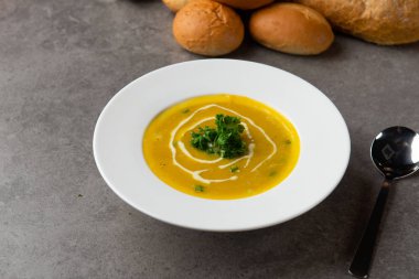 herb kavrulmuş kabak çorbası