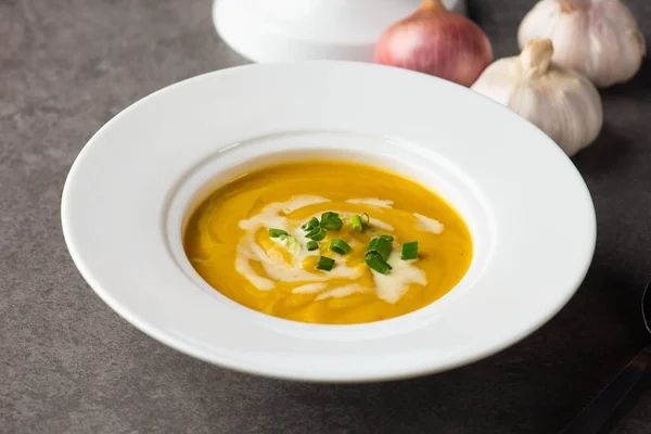 Geroosterde Pompoensoep Met Kruiden — Stockfoto