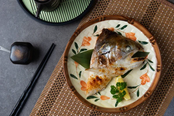 ızgara somon baş kabutoyaki