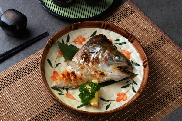 ızgara somon baş kabutoyaki