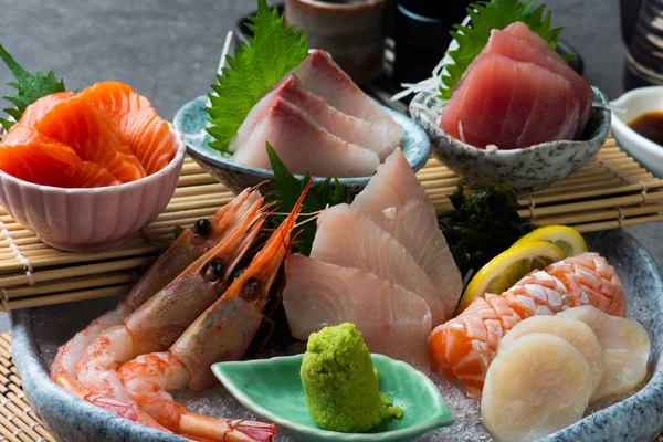 Büyük sashimi set - Japon yemekleri