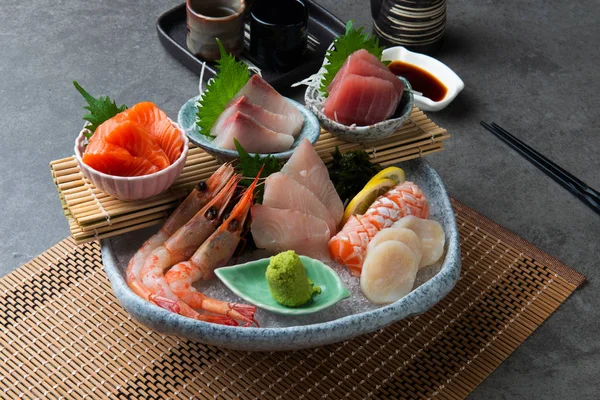 Büyük sashimi set - Japon yemekleri