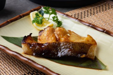 arka planlar ile ızgara somon teriyaki