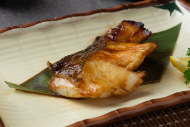 arka planlar ile ızgara somon teriyaki