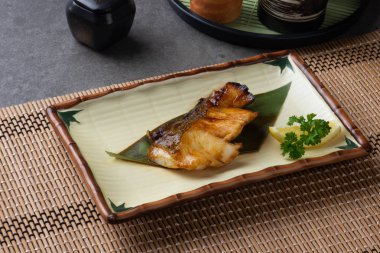 arka planlar ile ızgara somon teriyaki