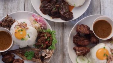 çeşitli Malezya pirinç ve yemekleri