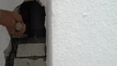buruk bir duvar inşa
