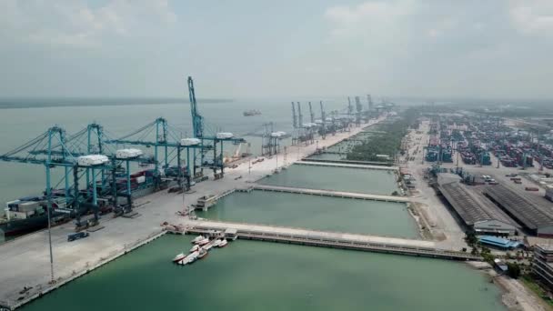 Kuala Lumpur Malaysia Augusti 2018 Lastfartyg Dock Northport Klang Malaysia — Stockvideo