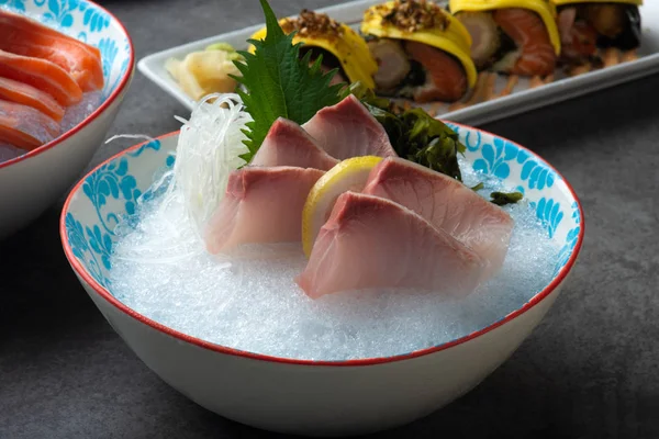 Weergave Van Tabel Met Traditionele Japanse Sushi Sashimi — Stockfoto