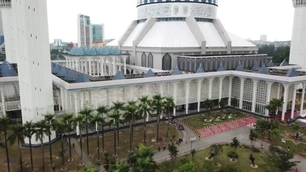 空中ビューMasjid Sultan Salahuddin Abdul Aziz Shah Blue Mosque Shah Alam — ストック動画
