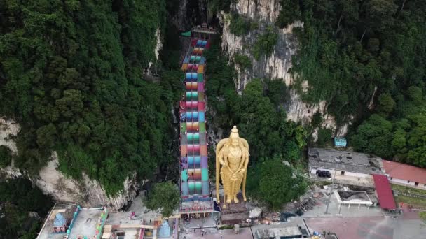 Съёмки Воздуха Пещеры Бату Туристической Достопримечательности Малайзии — стоковое видео