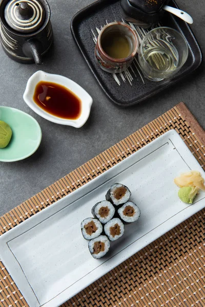 Rolo Sushi Maki Atum Com Fundo — Fotografia de Stock