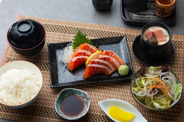 Tranche Saumon Cru Sashimi Saumon Dans Style Japonais Service Frais — Photo