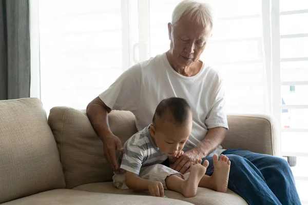 Asiatico Nonno Nipote — Foto Stock