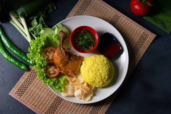 Ric Tradycyjnego Kurczaka Malajski — Zdjęcie stockowe