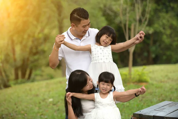 Happy Asian Family Enjoying Time Park — Stock Photo, Image
