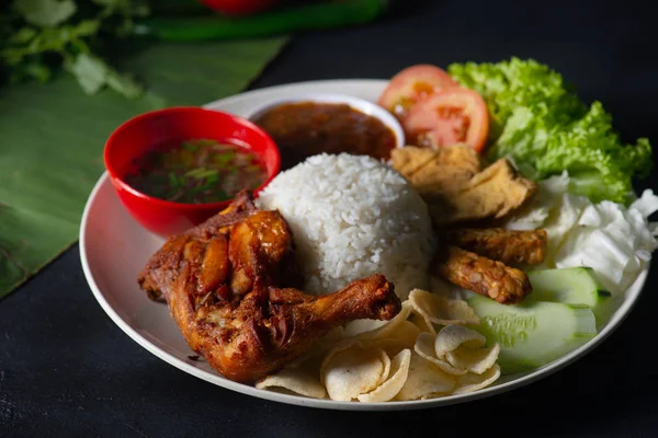Nasi Lemak Kukus Drumpstick Malajskie Lokalne Jedzenie — Zdjęcie stockowe