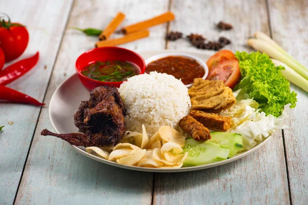 Close Arroz Indonésio Tradicional Com Frango — Fotografia de Stock