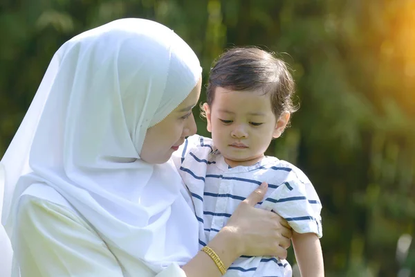 Malay Muslim Mother Her Crying Son Spending Time Together Park — Stock Photo, Image