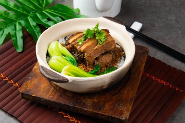 Claypot domuz eti pilav, Çin gıda