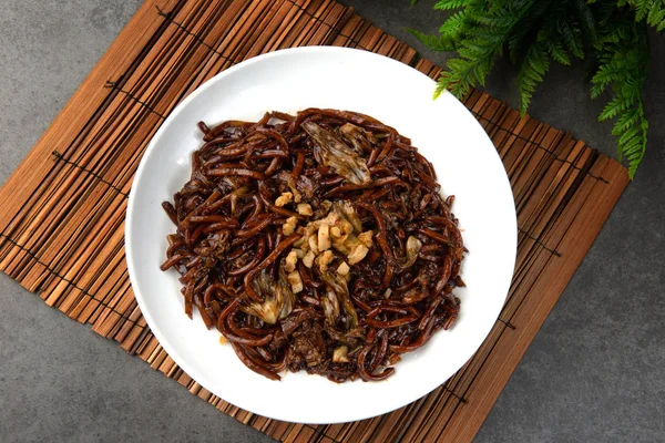 Top View Fried Hokkien Mee Bamboo Cover — Stock Photo, Image