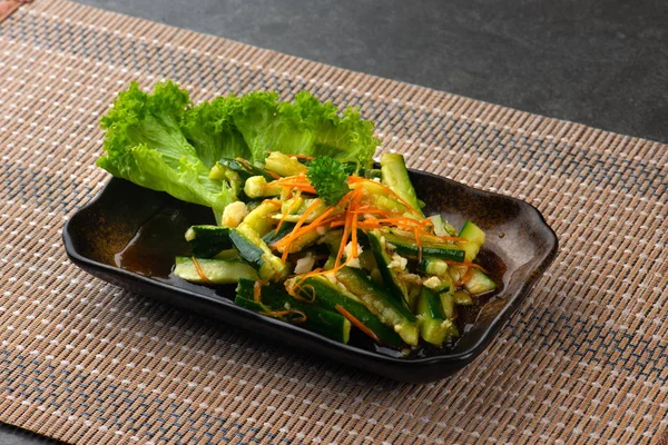 Geleneksel Çince stir fry salatalık yakın çekim çekim