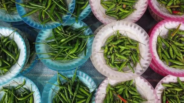 Närbild Bilder Grön Paprika Skålar Sälja Marknaden — Stockvideo