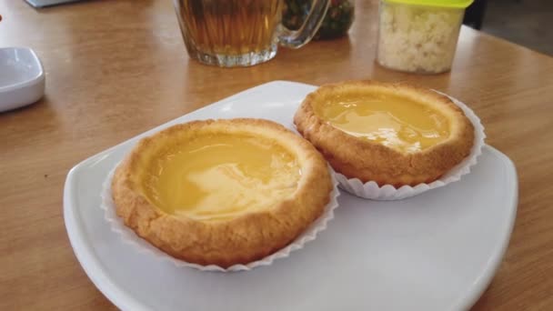 Γκρο Πλαν Πλάνα Από Ασιατική Παραδοσιακό Γλύκισμα Στο Εστιατόριο — Αρχείο Βίντεο