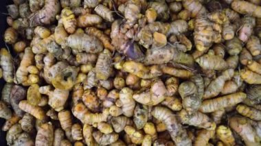 Jerusalem enginar piyasa üzerinde satış yakın çekim görüntüleri