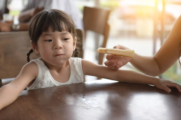 Adorable Asian Girl Eating Sandwich Cafe — Stock Photo, Image