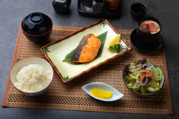 Gros Plan Ensemble Saumon Grillé Bento Japonais — Photo