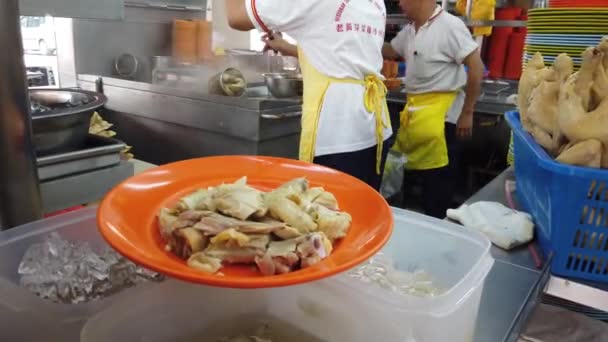 Foto Close Dari Orang Orang Menyiapkan Ayam Restoran — Stok Video