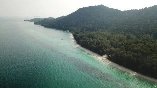 马来西亚美丽海滩的鸟瞰图 — 图库照片