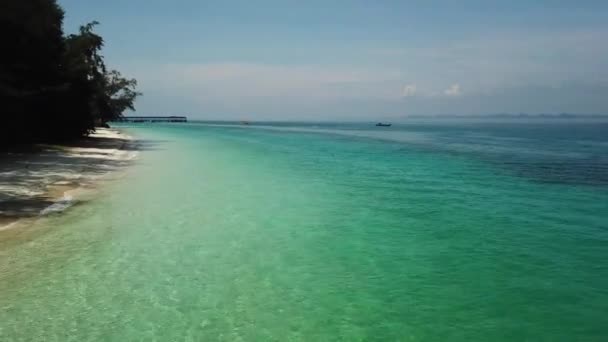 Imágenes Escénicas Hermosa Orilla Del Mar Con Agua Turquesa — Vídeos de Stock