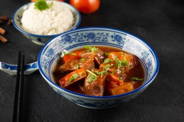 Bo Kho yakın çekim - Ekmek veya pirinç ile Vietnam Sığır Güveç