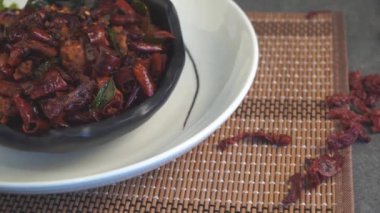 lezzetli baharatlı Malezya çanak yakın çekim görüntüleri 