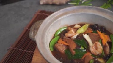 lezzetli baharatlı Malezya çanak yakın çekim görüntüleri 